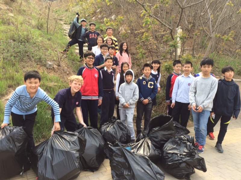 Being the Change – PYP students clean the beach